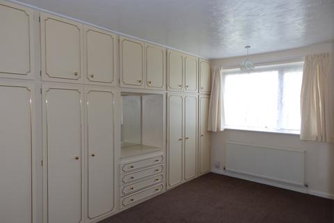 2 bedroom flat to rent - Lingfield Bank, Leeds, West Yorkshire, UK, LS17