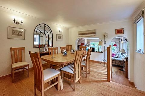 19a Blythe Way, Solihull, B91 3EY