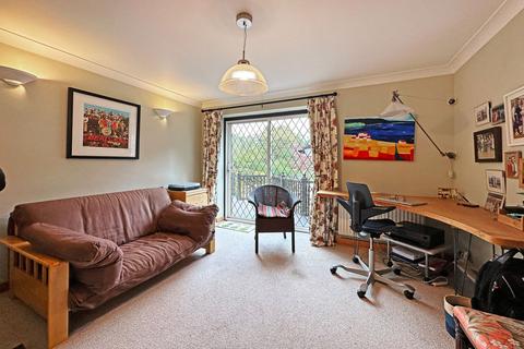 19a Blythe Way, Solihull, B91 3EY
