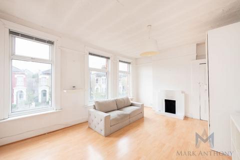1 bedroom flat for sale, Palace Road, London, N8