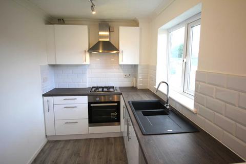 2 bedroom end of terrace house to rent, Saxby Close, Worle