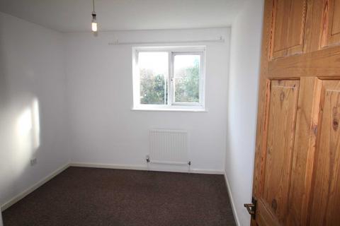2 bedroom end of terrace house to rent, Saxby Close, Worle