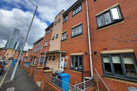 4 bedroom townhouse to rent, New Welcome Street, Hulme, Manchester, M15 5NA