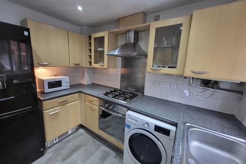 4 bedroom townhouse to rent, New Welcome Street, Hulme, Manchester, M15 5NA