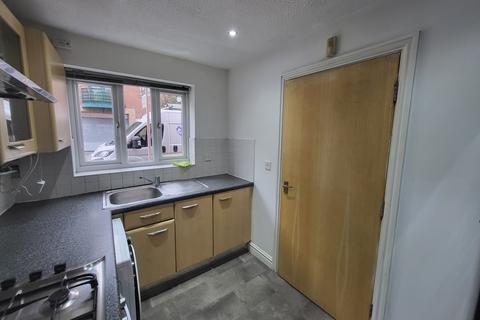 4 bedroom townhouse to rent, New Welcome Street, Hulme, Manchester, M15 5NA