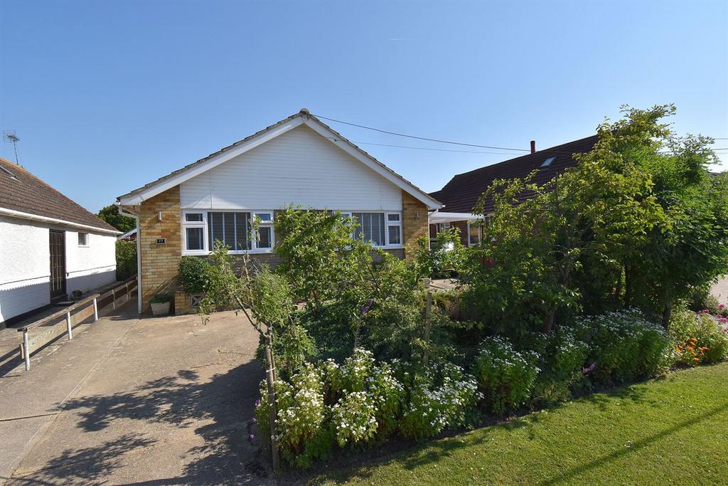 Hillside Road, South Tankerton, Whitstable 2 bed detached bungalow for