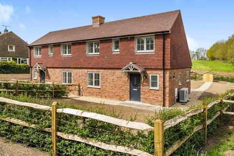 3 bedroom semi-detached house to rent, Coolham Road, Thakeham