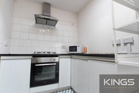 7 bedroom detached house to rent, Burgess road