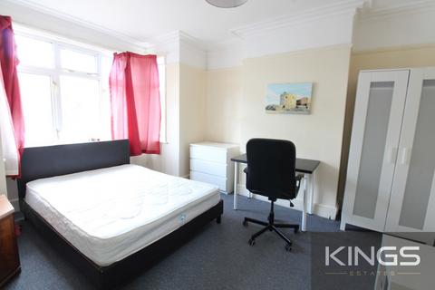 7 bedroom detached house to rent, Burgess road