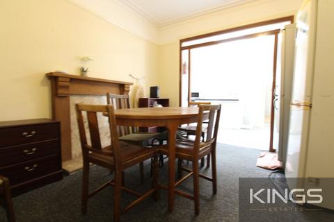 7 bedroom detached house to rent, Burgess road