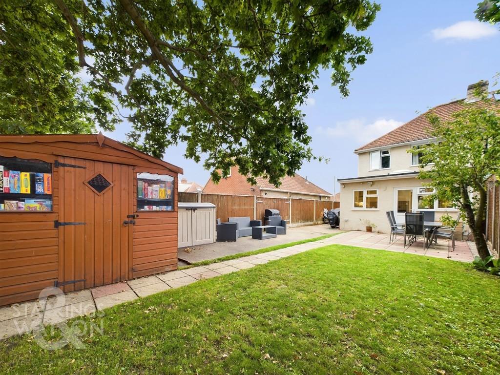 Spinney Road, Thorpe St Andrew, Norwich 3 bed semidetached house for