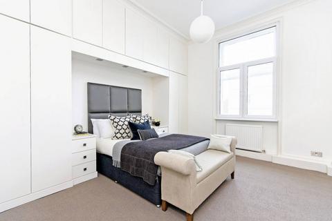 4 bedroom flat for sale, Queens Gate, South Kensington, London, SW7