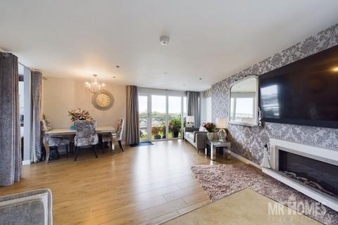 3 bedroom apartment for sale, Roma, Victoria Wharf Watkiss Way Cardiff Bay CF11 0SJ