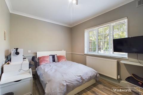 7 Roe End, London, NW9 9BL