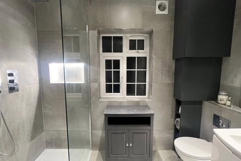 7 Roe End, London, NW9 9BL