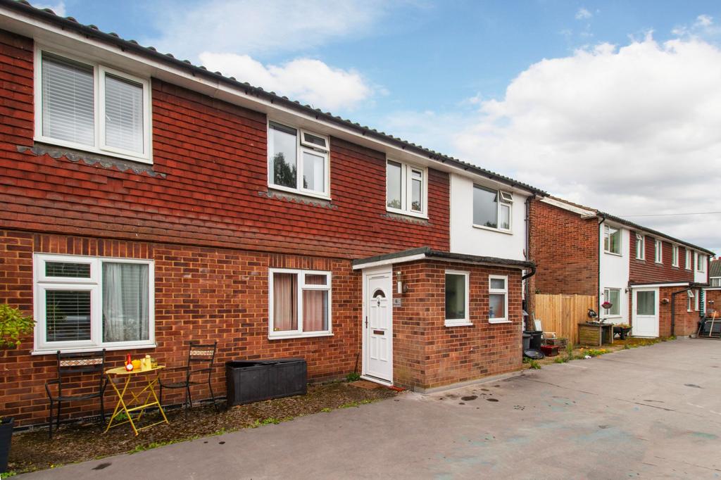 Headley Court, Station Approach, Edenbridge 2 bed for sale