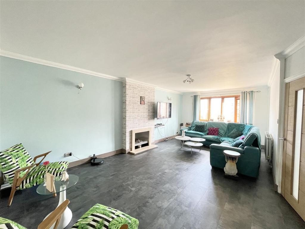 Vicarage Road, Morriston, Swansea 3 bed end of terrace house £220,000
