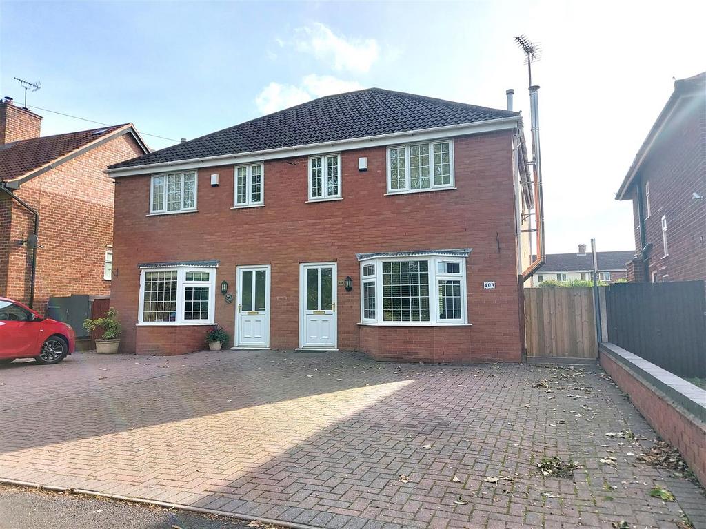 Lickhill Road North, StourportOnSevern 3 bed semidetached house for