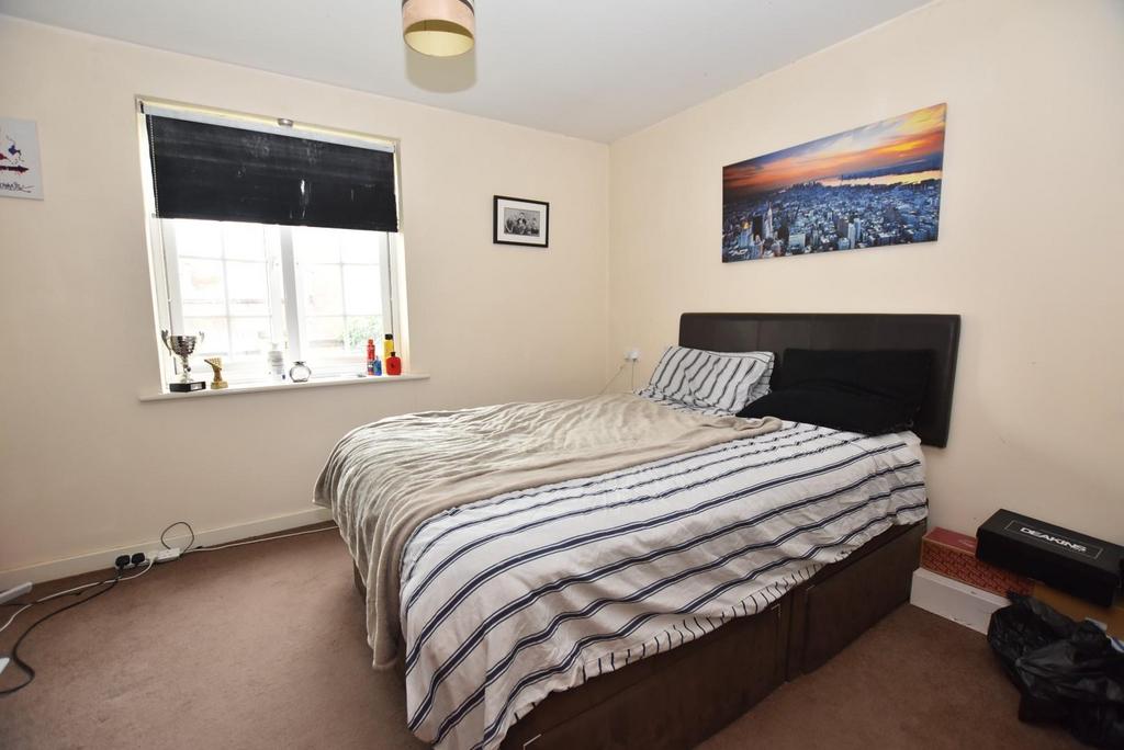 Bed 1.jpg