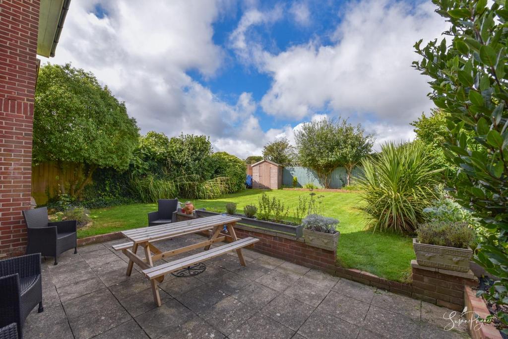 Sunningdale Road, Newport 4 bed detached house for sale £500,000