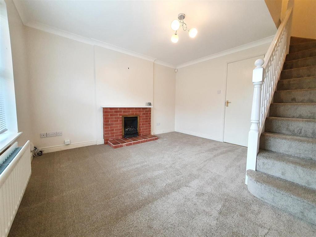 Lorrainer Avenue, Clockfields... 2 bed semidetached house £850 pcm
