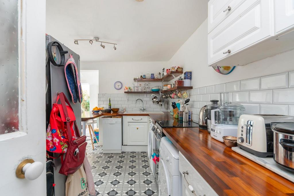 DAORKNABNEERG31 - Kitchen A.jpg