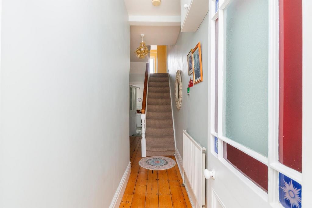 DAORKNABNEERG31 - Hallway B.jpg
