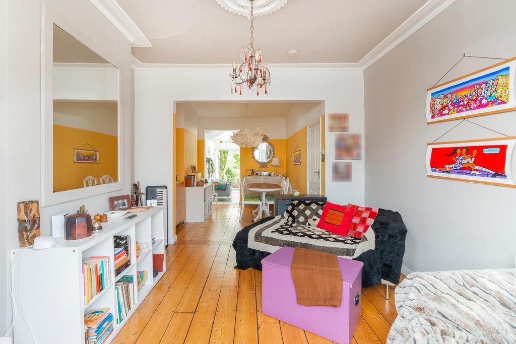 DAORKNABNEERG31 - Living Room A.jpg