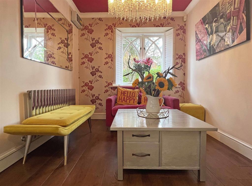 Breakfast Area.jpg