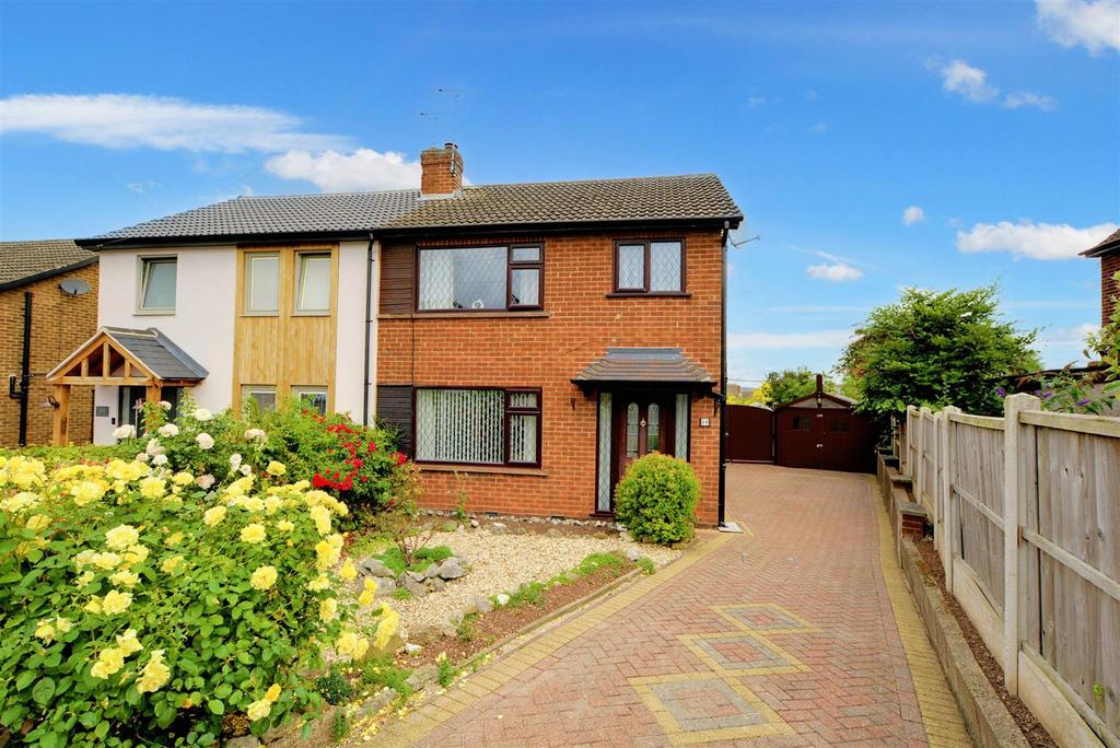 Shaftesbury Avenue, Sandiacre, Nottingham 3 bed semidetached house for