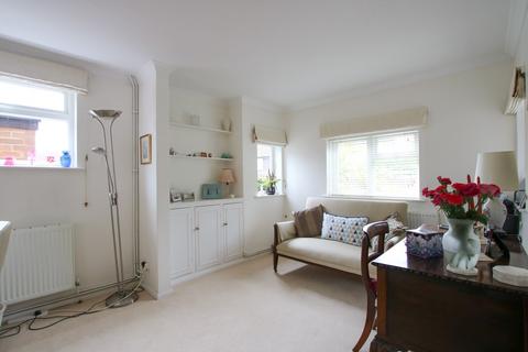 1 Bridges Close, Wokingham, RG41 3XL