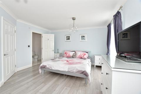 4 bedroom terraced house for sale, Pursey Close, West Kingsdown, Sevenoaks, Kent