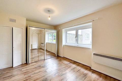 2 bedroom flat to rent, Cherrybank Road, Glasgow G43