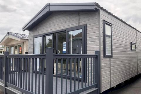 2 bedroom lodge for sale - Broadland Sands Holiday Park, Corton NR32