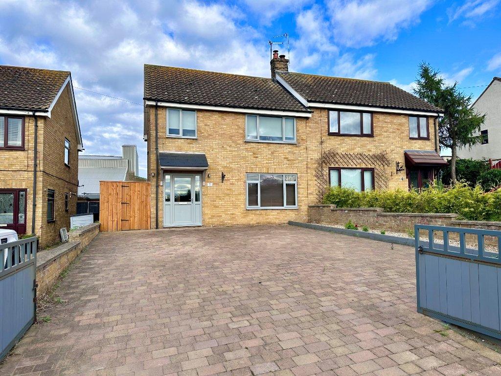 Eastwood Villas, Seamer, North Yorkshire 3 bed semidetached house for