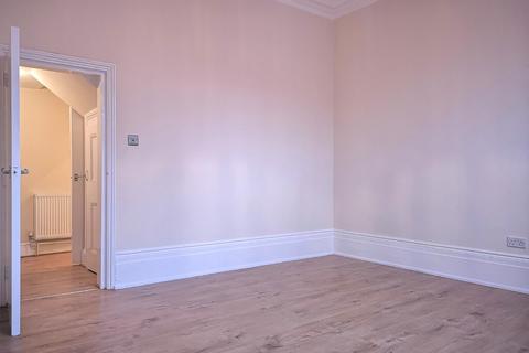 Spacious One Bed Double Flat for Sale, Finsbury Park