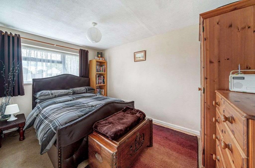 Bedroom 2 (Double)