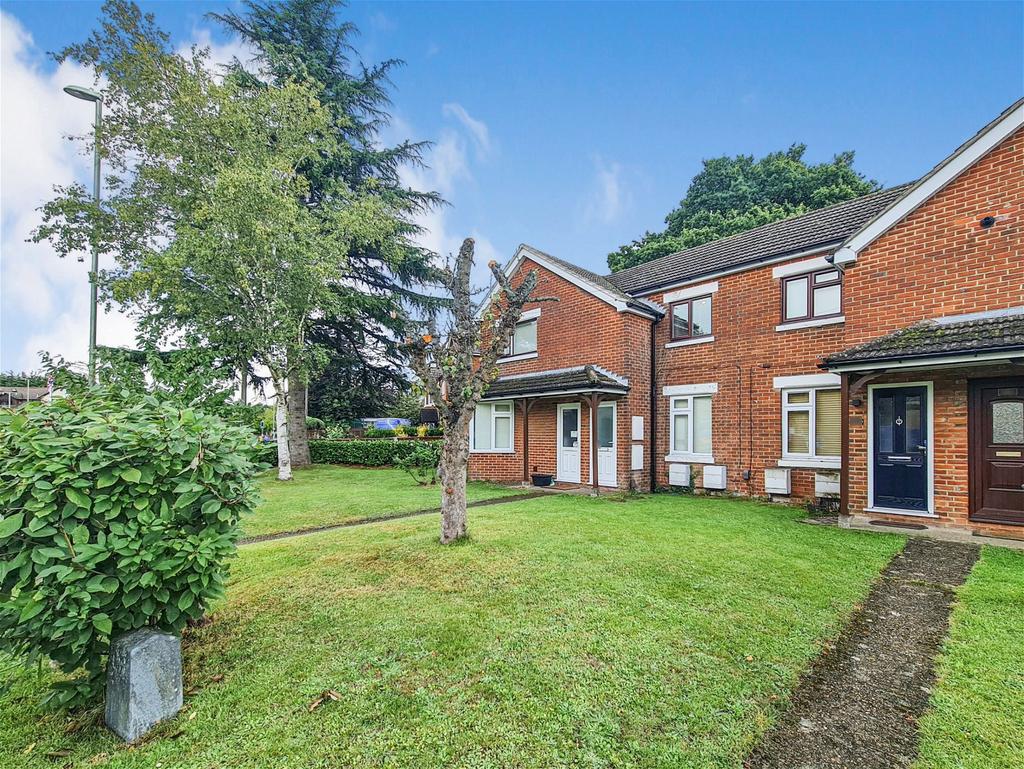 Passfield Avenue, Eastleigh SO50 1 bed £140,000