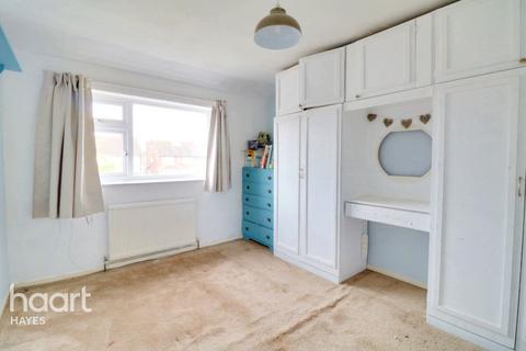 18 Marian Close, Hayes, UB4 9DA