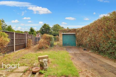 18 Marian Close, Hayes, UB4 9DA
