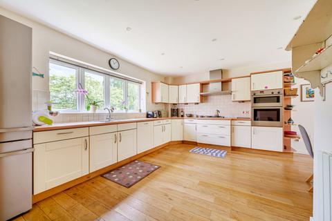 26 Walhatch Close, Forest Row, RH18 5GT