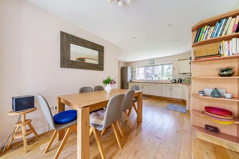 26 Walhatch Close, Forest Row, RH18 5GT
