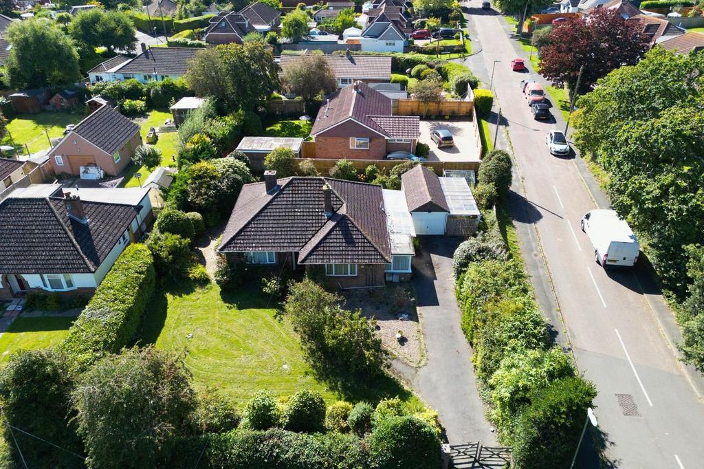 Stopples Lane, Hordle, Lymington, Hampshire. SO41 0JA 2 bed detached