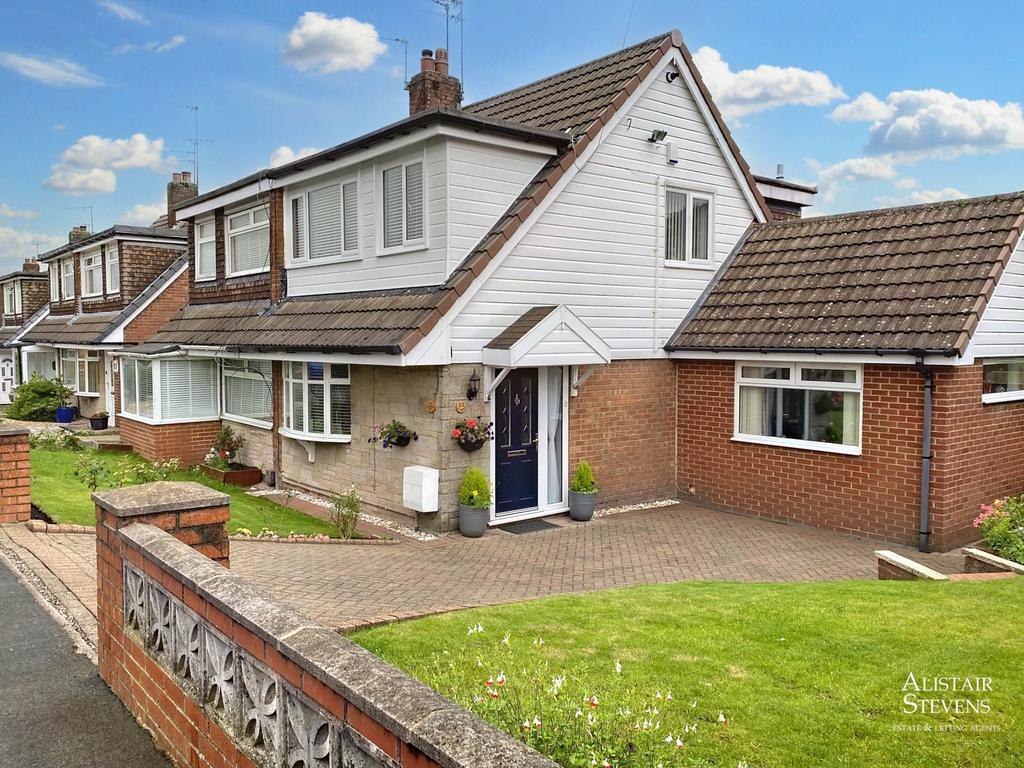 Cornish Way, Royton 3 bed semidetached house for sale £250,000