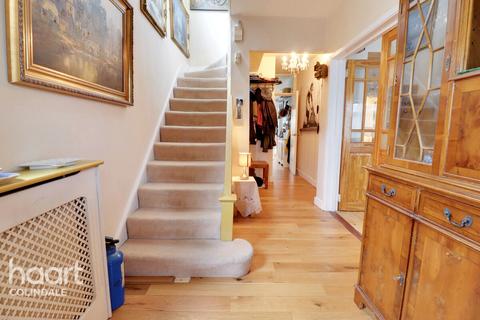 5 bedroom semi-detached house for sale - Hall Lane, NW4