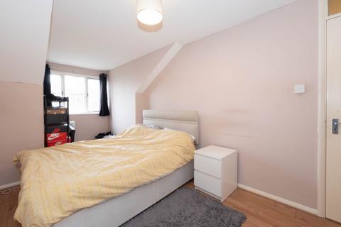 2 bedroom flat for sale, Radley Court, Selhurst Road, South Norwood, SE25