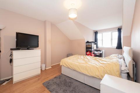 2 bedroom flat for sale, Radley Court, Selhurst Road, South Norwood, SE25