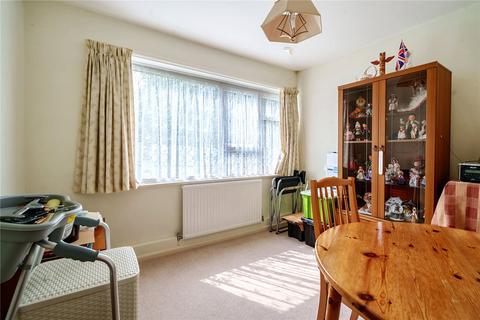 2 bedroom apartment for sale, Winton Court, Petersfield, Hampshire, GU32