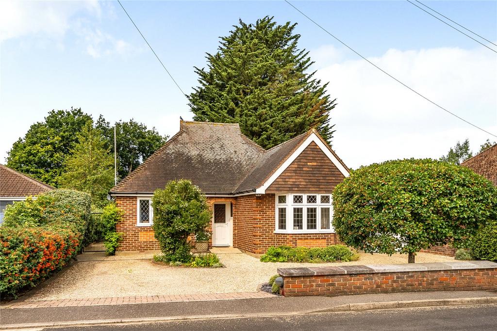 Send Hill, Send, Surrey, GU23 2 bed bungalow for sale £700,000
