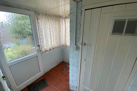 13 Caernarvon Road, Wrexham, LL12 7TT